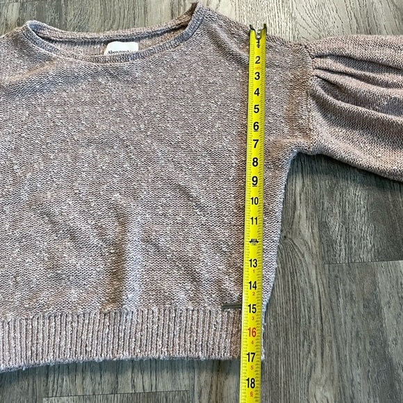 Abercrombie& Fitch Women’s Cropped Balloon Sleeve Crewneck Sweater, size XS - Picture 8 of 10